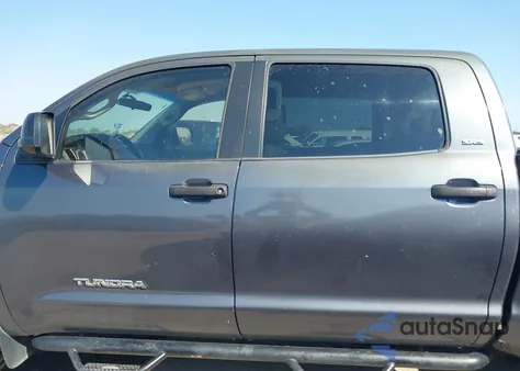 2010 Toyota Tundra Grade 4.6L V8 z USA, uszkodzony, nr VIN 5TFEM5F18AX009190